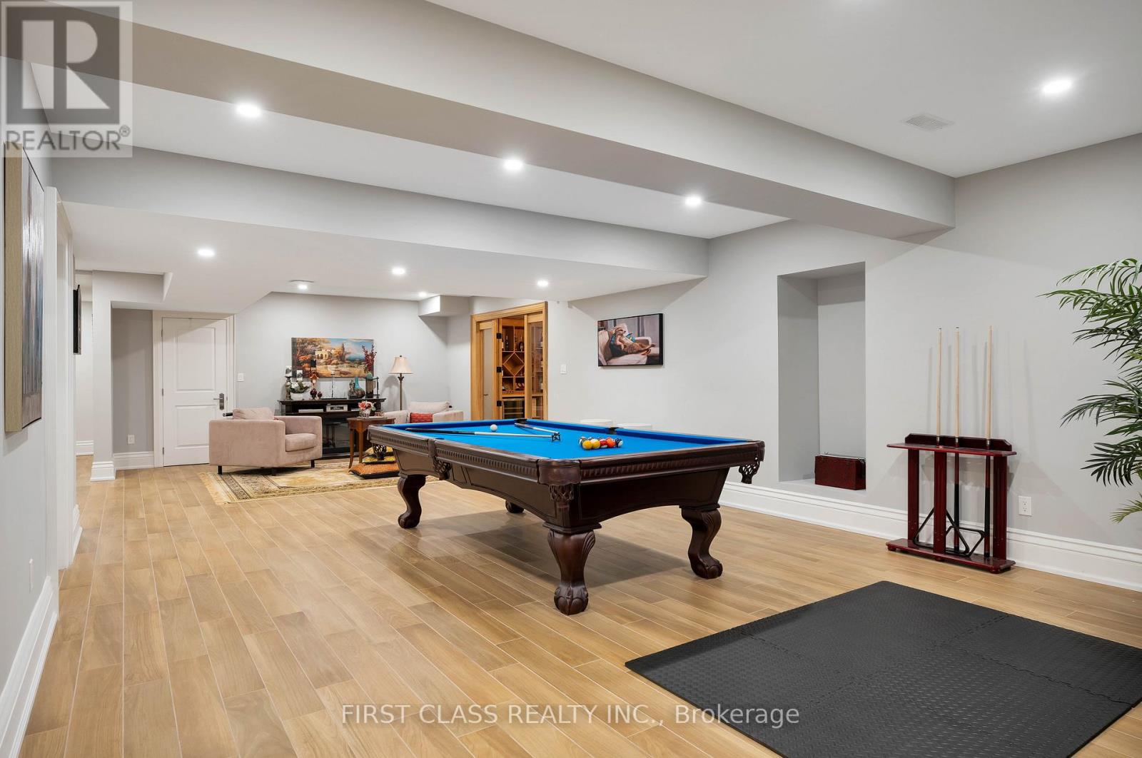 2 Vanvalley Drive, Whitchurch-Stouffville, Ontario  L0H 1G0 - Photo 32 - N12389633