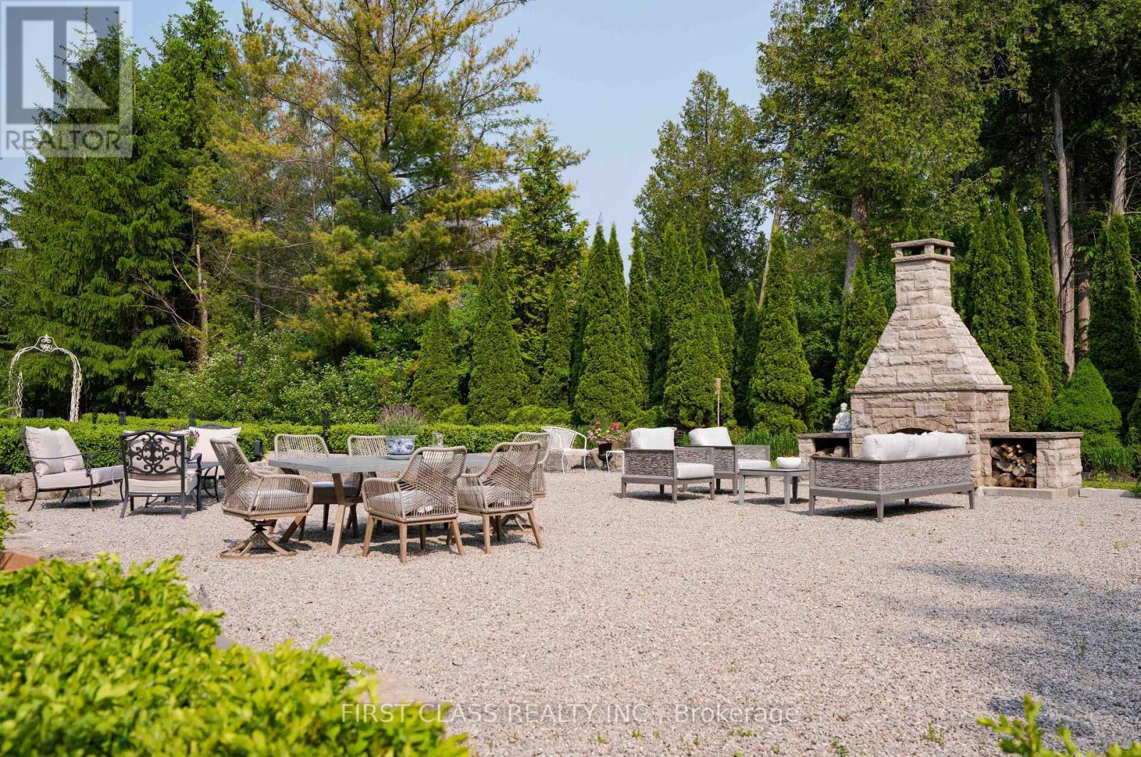 2 Vanvalley Drive, Whitchurch-Stouffville, Ontario  L0H 1G0 - Photo 37 - N12389633
