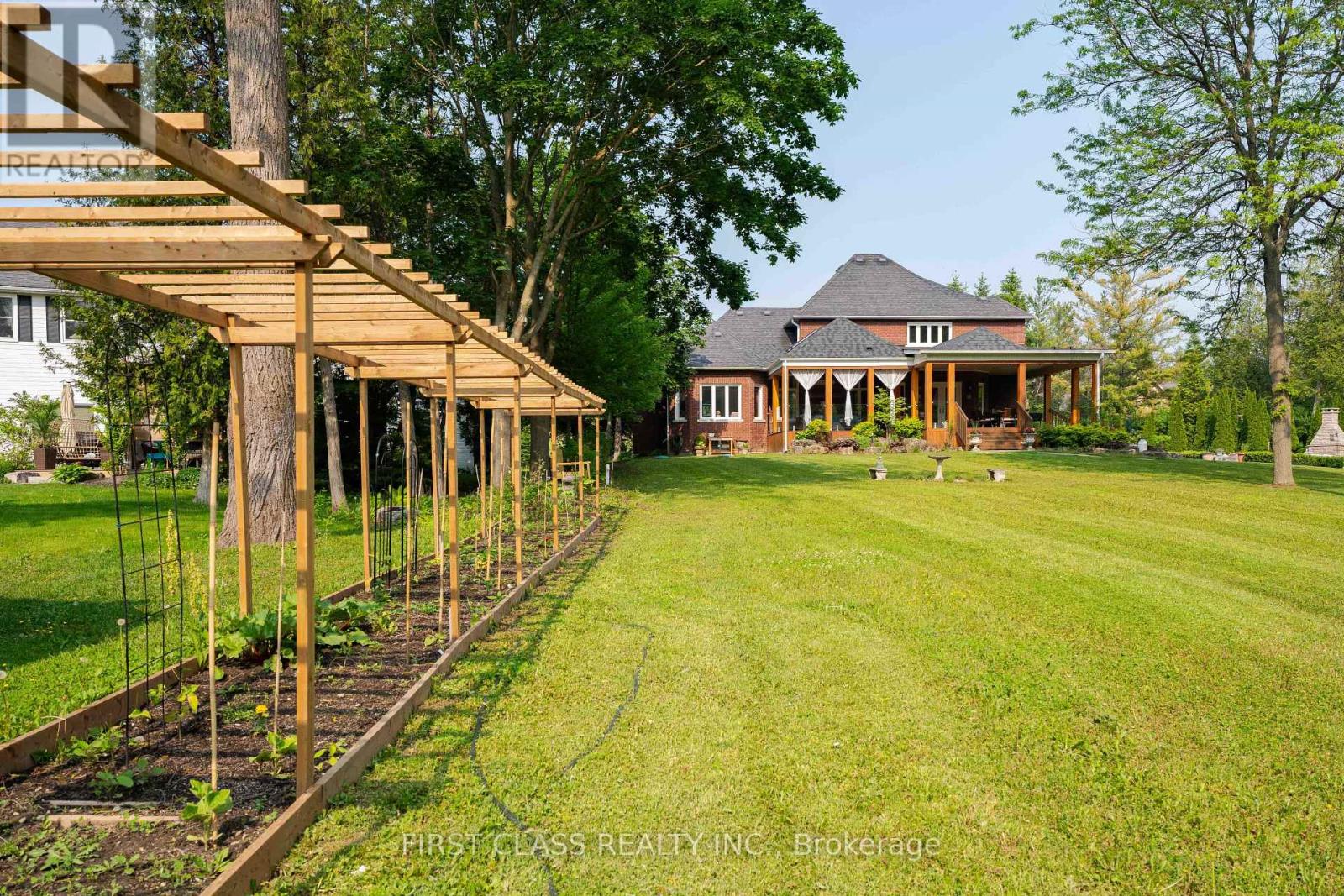 2 Vanvalley Drive, Whitchurch-Stouffville, Ontario  L0H 1G0 - Photo 40 - N12389633