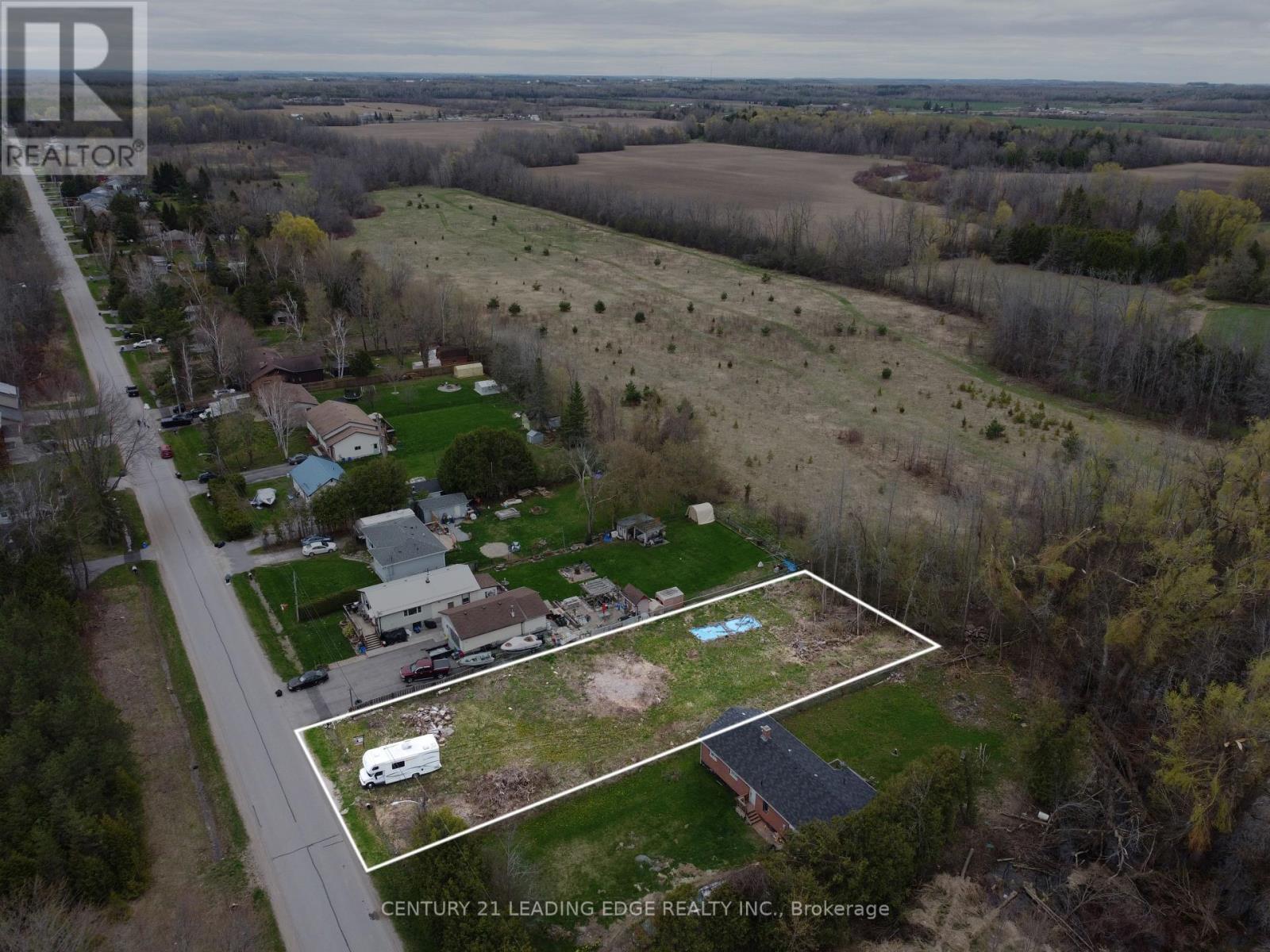 166 Virginia Boulevard, Georgina, Ontario  L0E 1R0 - Photo 6 - N12389652