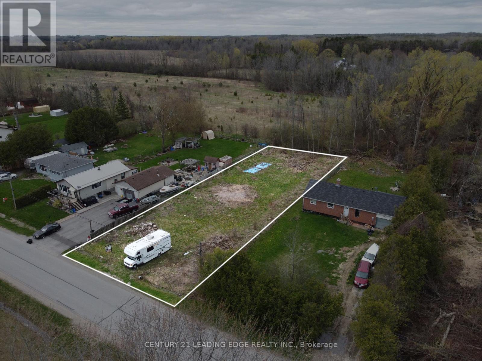 166 Virginia Boulevard, Georgina, Ontario  L0E 1R0 - Photo 7 - N12389652