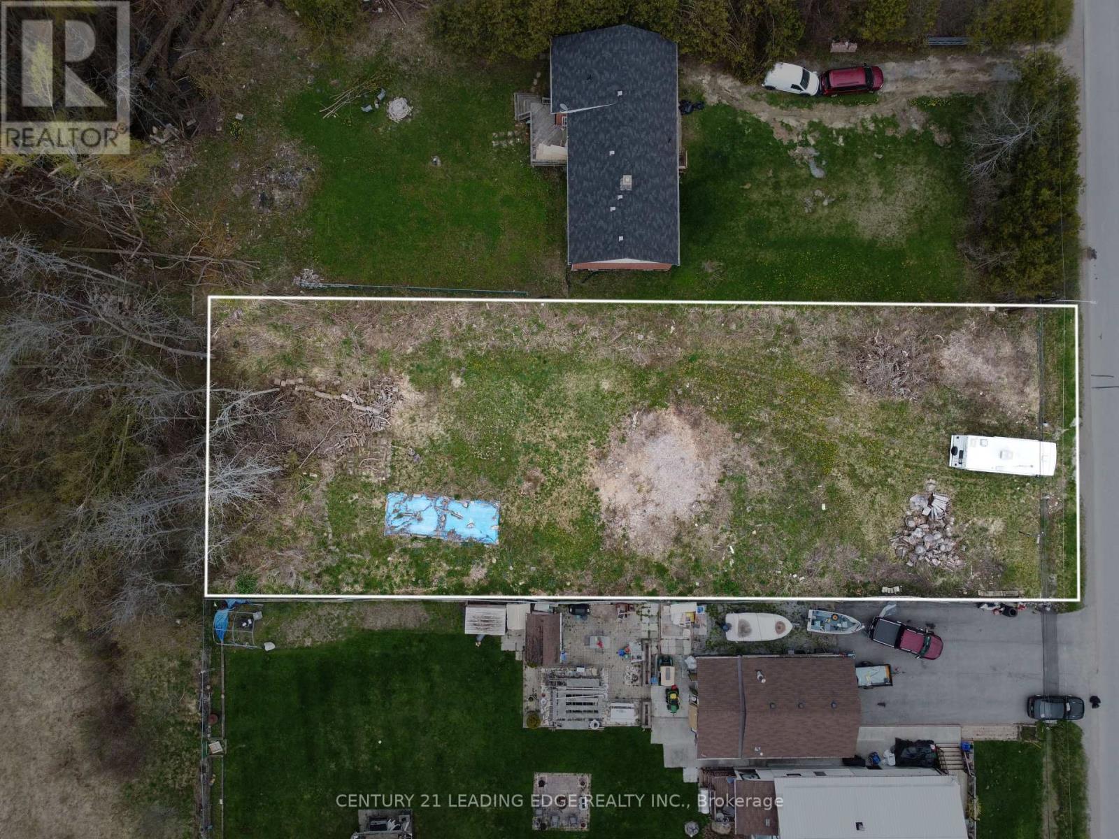 166 Virginia Boulevard, Georgina, Ontario  L0E 1R0 - Photo 9 - N12389652