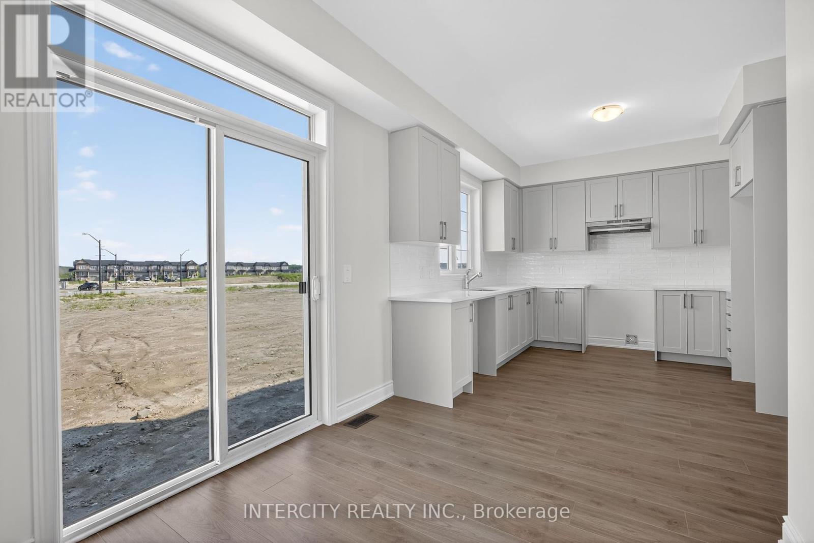 21 Avalon Drive, Wasaga Beach, Ontario  L9R 0M2 - Photo 15 - S12389567
