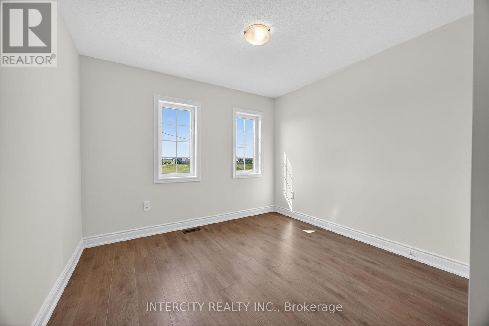 21 Avalon Drive, Wasaga Beach, Ontario  L9R 0M2 - Photo 19 - S12389567