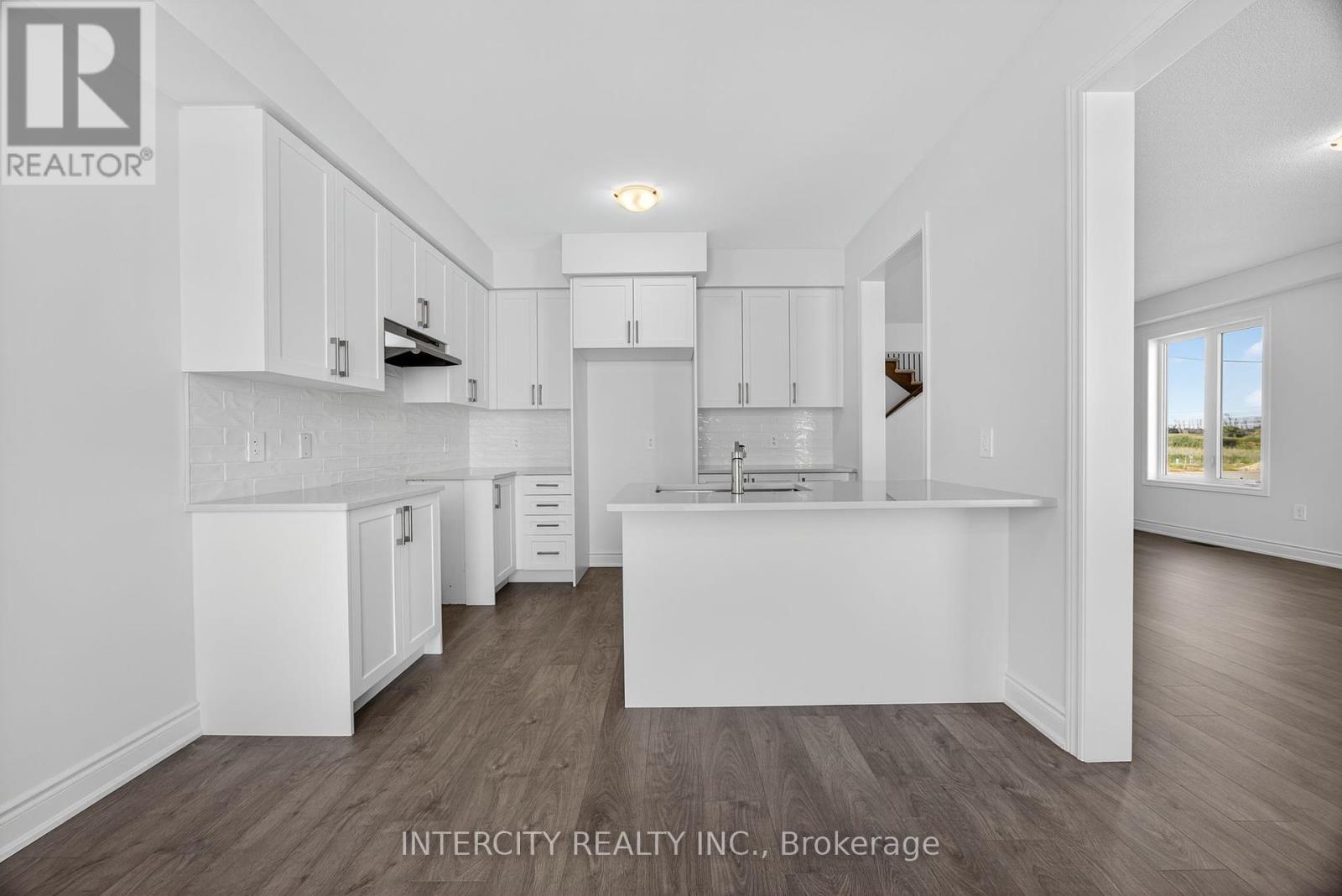 23 Avalon Drive, Wasaga Beach, Ontario  L9R 0M2 - Photo 15 - S12389574