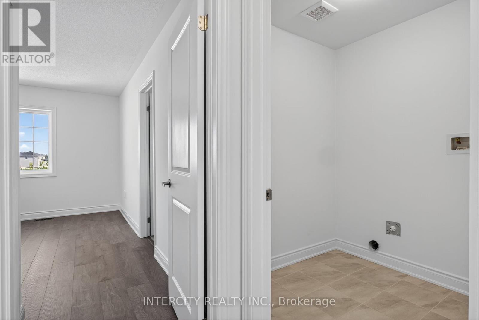 23 Avalon Drive, Wasaga Beach, Ontario  L9R 0M2 - Photo 21 - S12389574