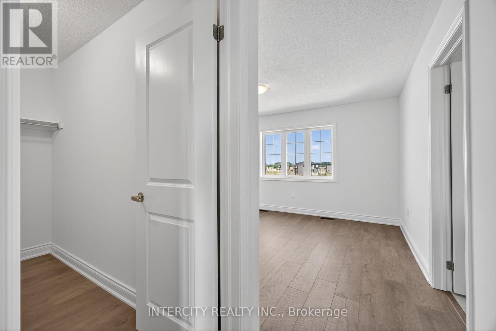 23 Avalon Drive, Wasaga Beach, Ontario  L9R 0M2 - Photo 23 - S12389574
