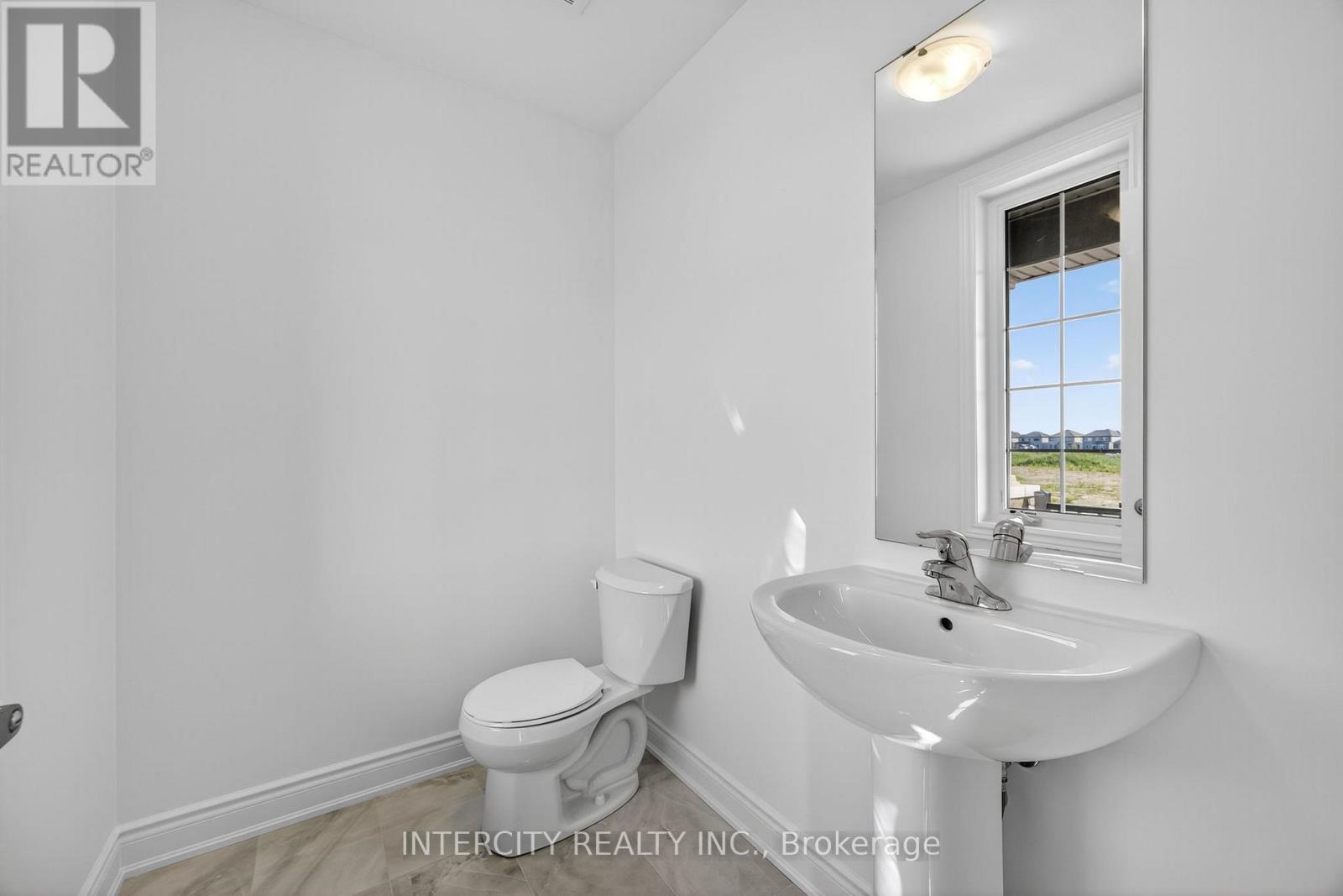 23 Avalon Drive, Wasaga Beach, Ontario  L9R 0M2 - Photo 7 - S12389574