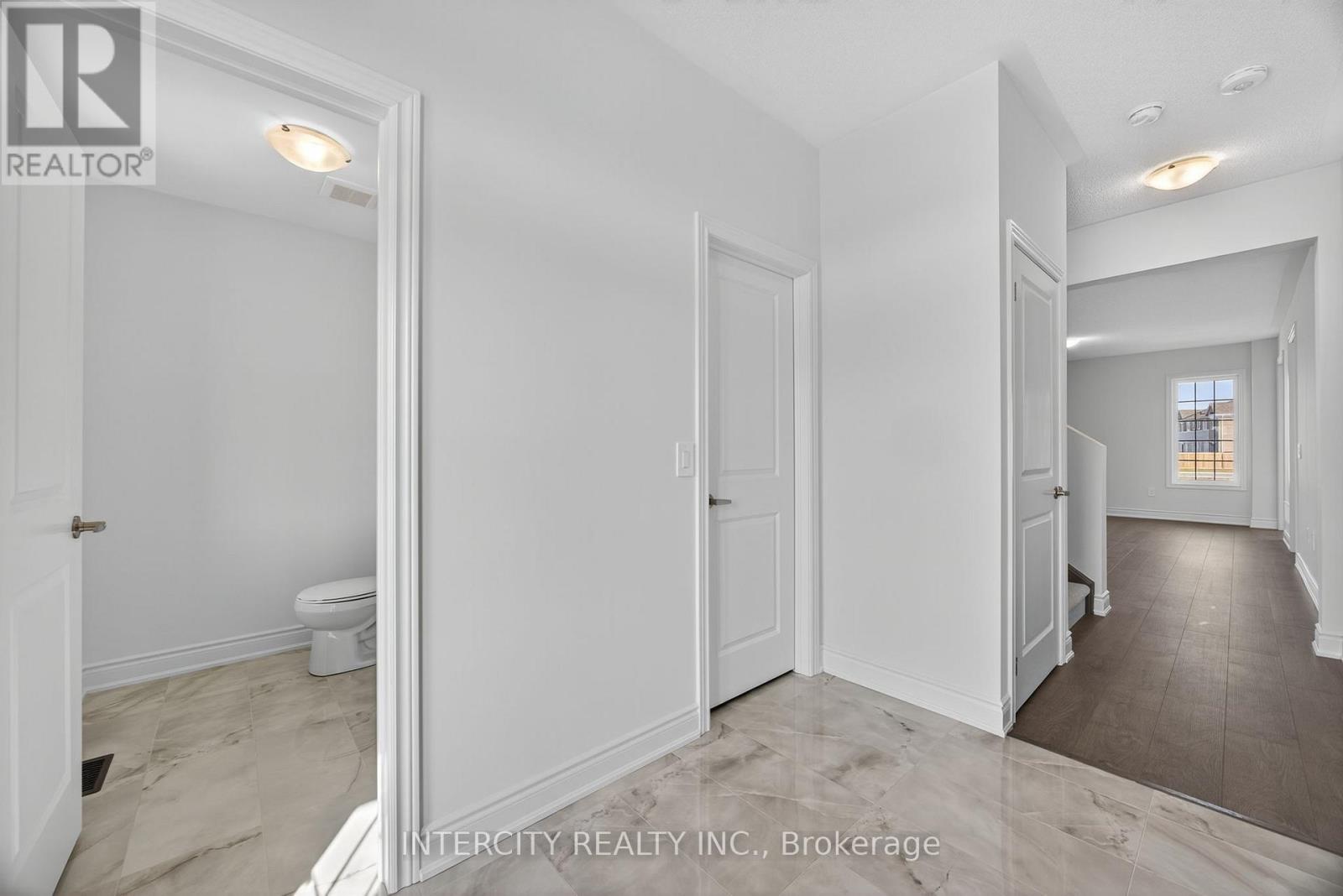 23 Avalon Drive, Wasaga Beach, Ontario  L9R 0M2 - Photo 8 - S12389574