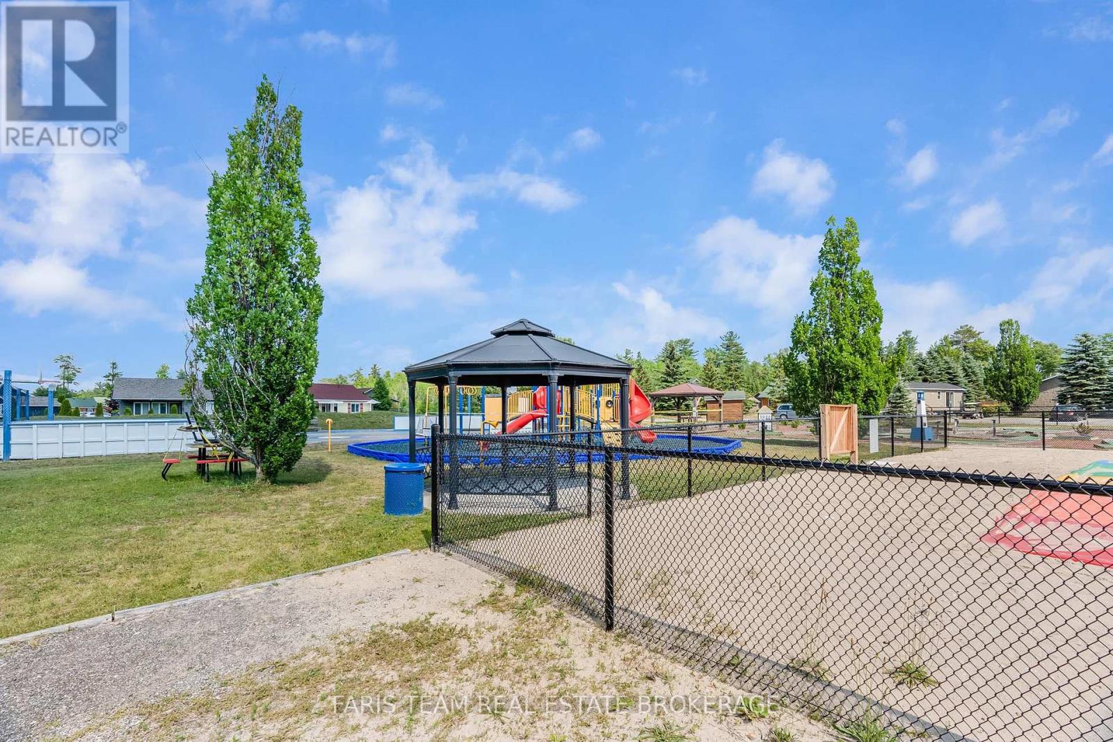 65 Madawaska Trail, Wasaga Beach, Ontario  L9Z 1X7 - Photo 28 - S12389659