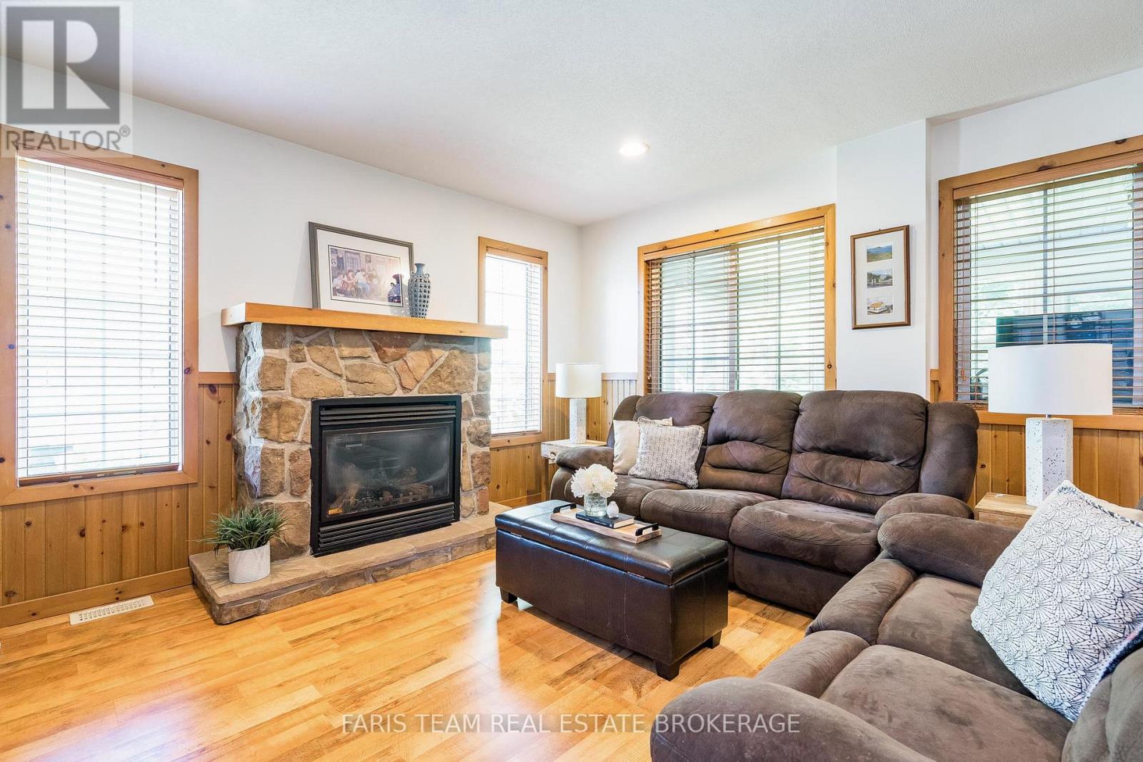 65 Madawaska Trail, Wasaga Beach, Ontario  L9Z 1X7 - Photo 9 - S12389659