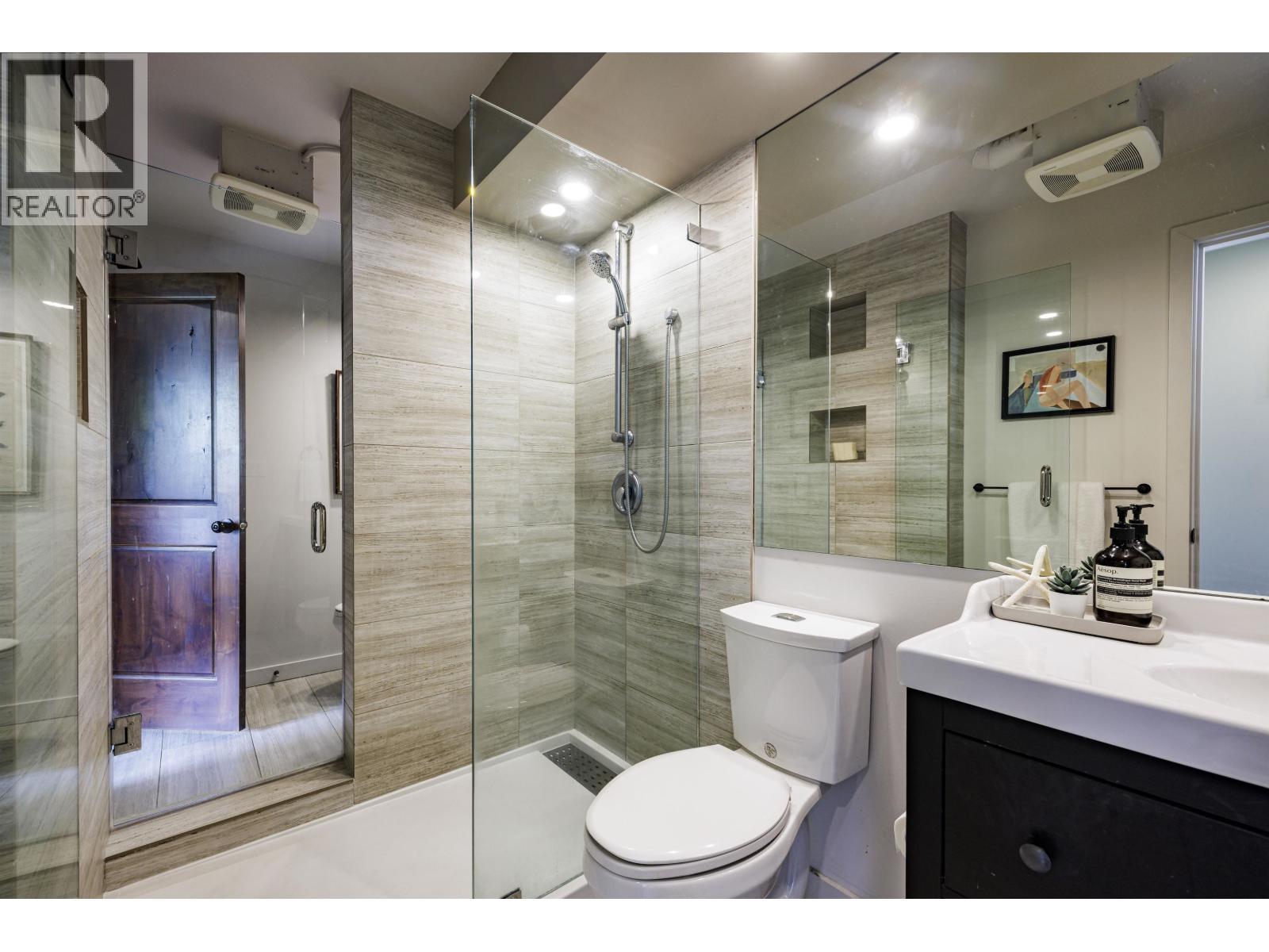 302 540 Lonsdale Avenue, North Vancouver, British Columbia  V7M 2G7 - Photo 20 - R3044717