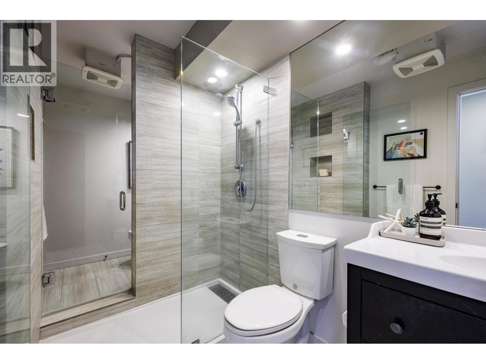 302 540 Lonsdale Avenue, North Vancouver, British Columbia  V7M 2G7 - Photo 21 - R3044717