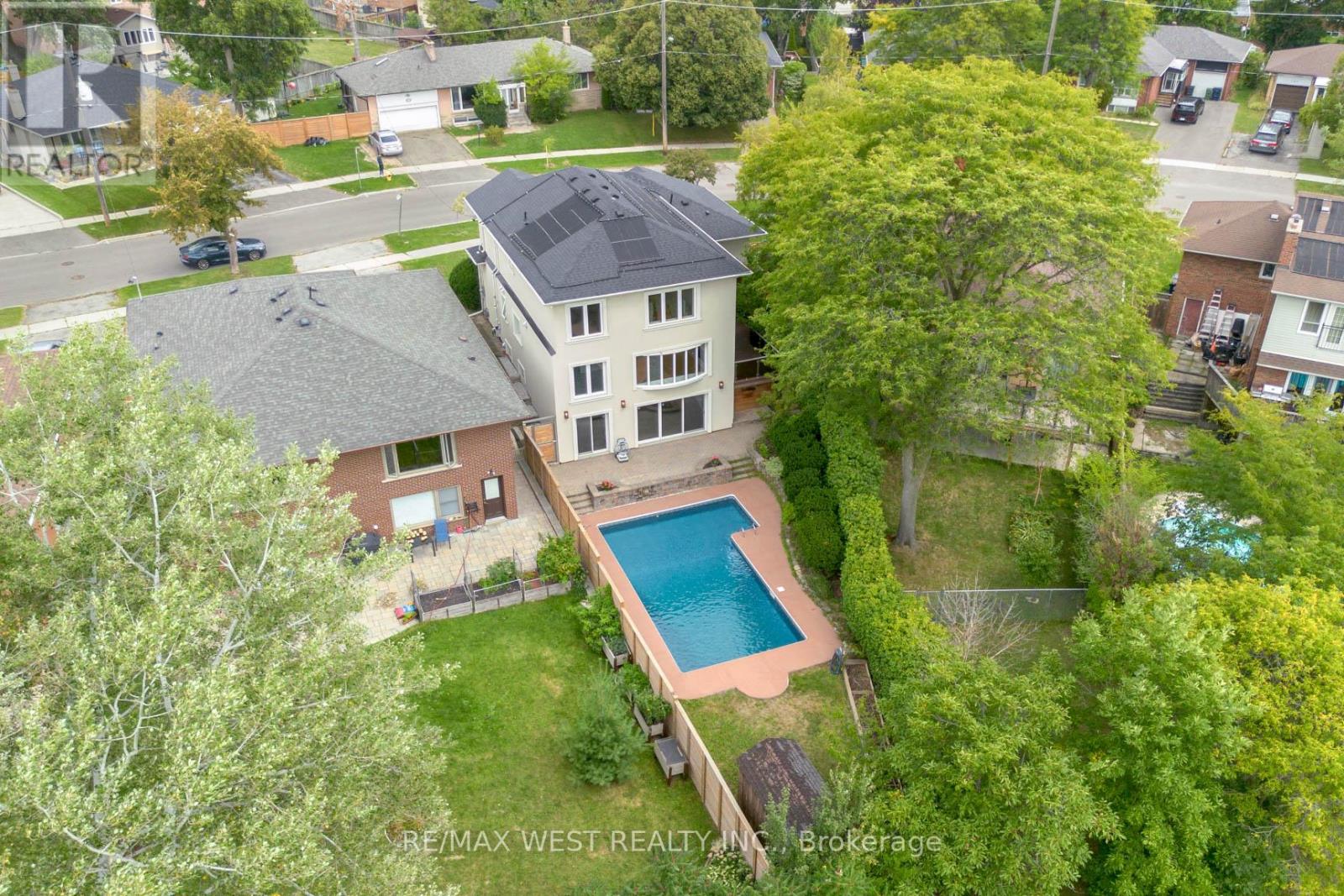 130 Saturn Road, Toronto (Markland Wood), Ontario  M9C 2S6 - Photo 31 - W12389548