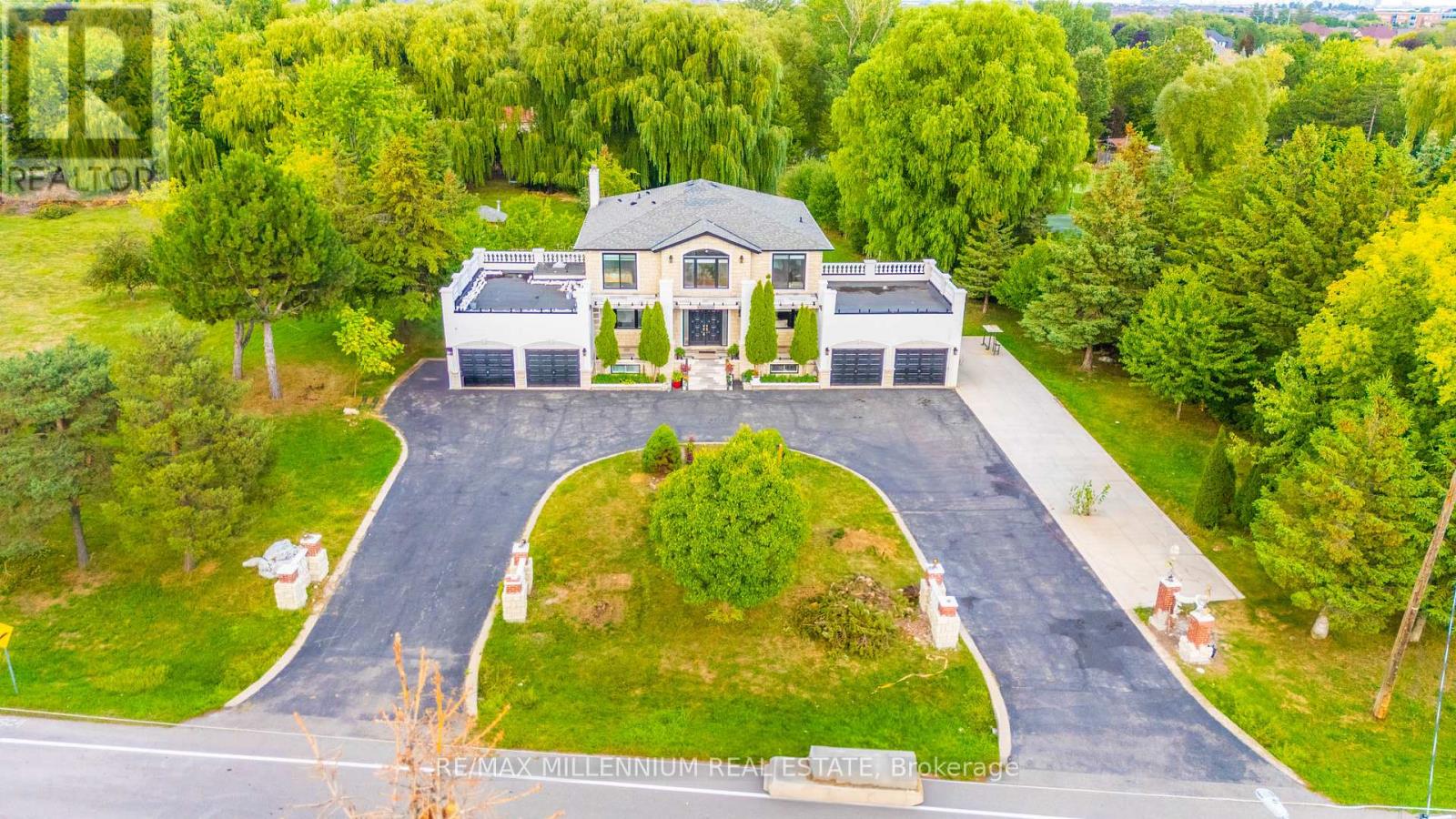 15 JULIAN DRIVE, Brampton, Ontario