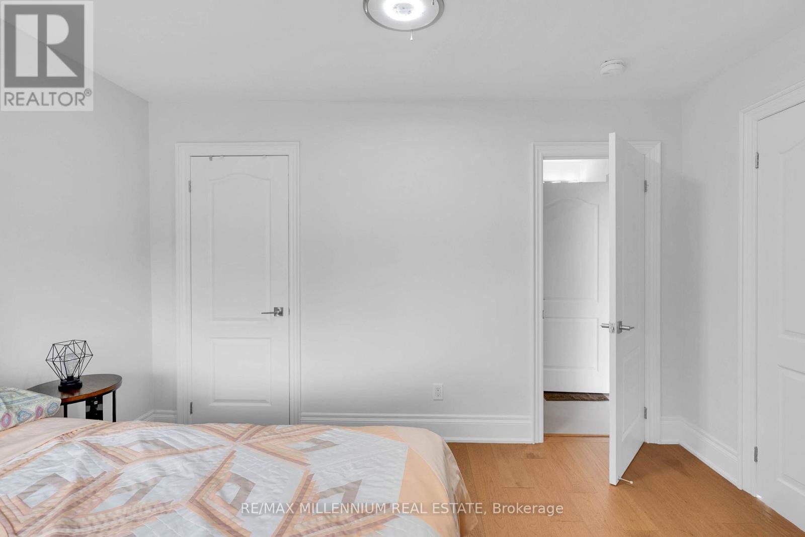 15 Julian Drive, Brampton, Ontario  L6P 0L3 - Photo 17 - W12389661