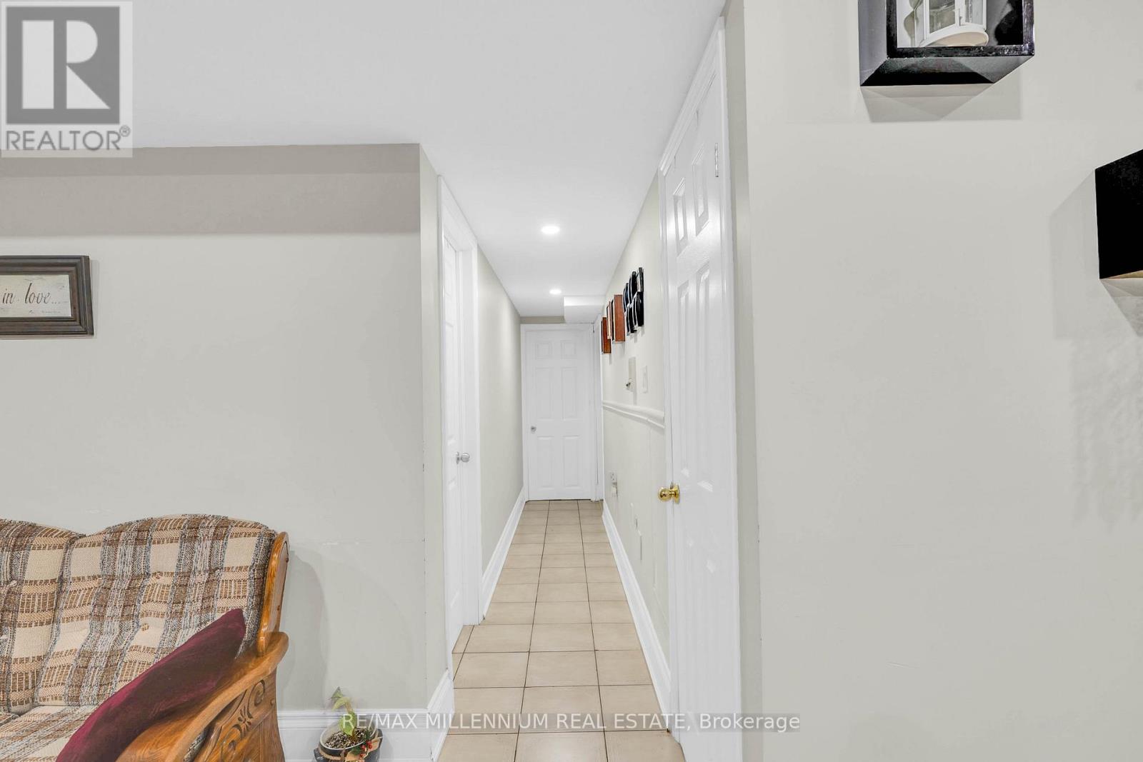 15 Julian Drive, Brampton, Ontario  L6P 0L3 - Photo 22 - W12389661