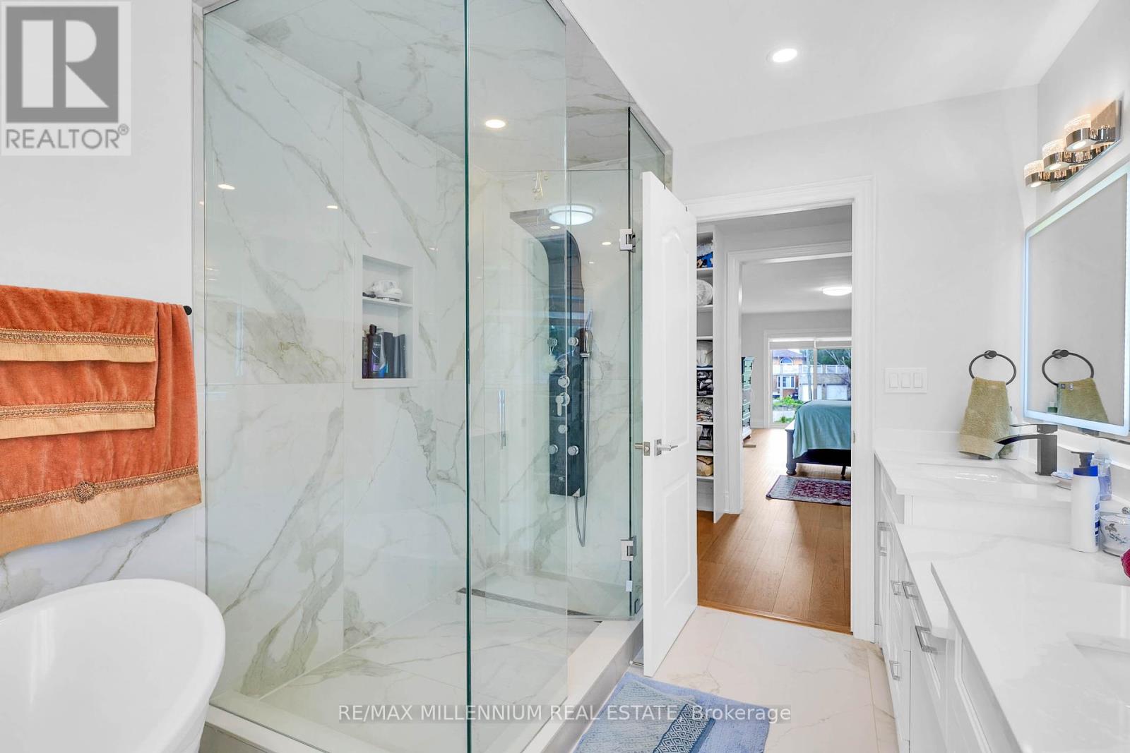 15 Julian Drive, Brampton, Ontario  L6P 0L3 - Photo 41 - W12389661