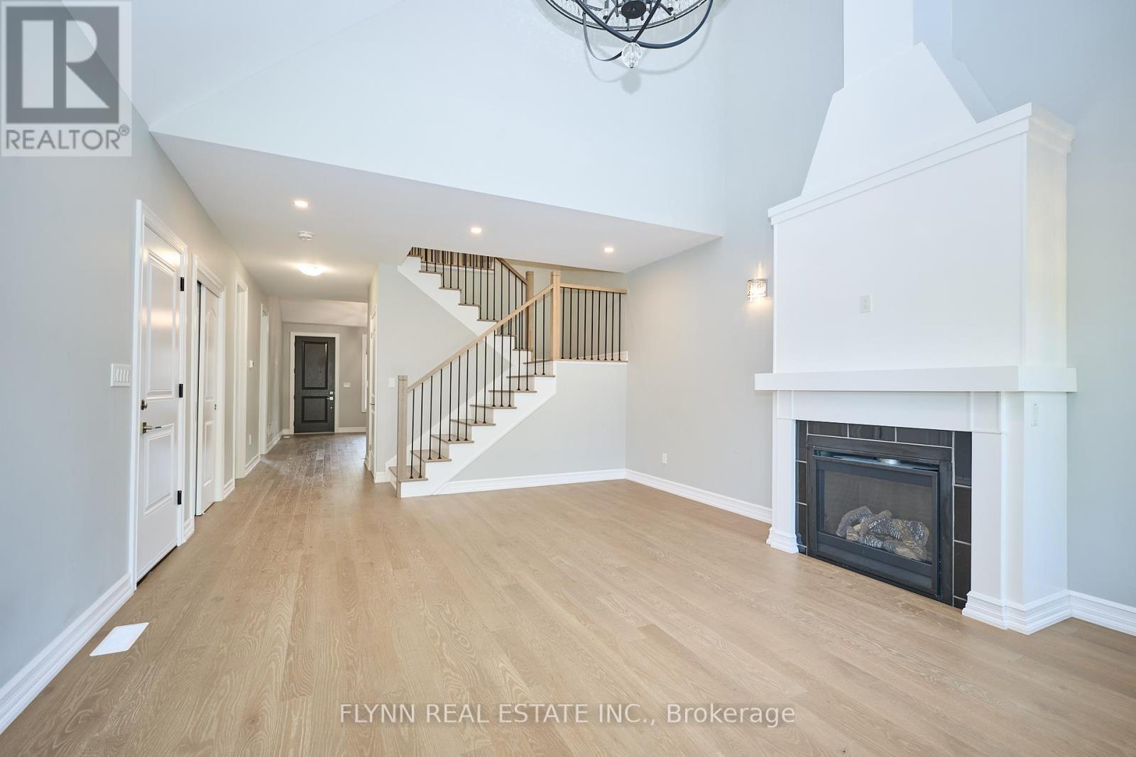 160 Anne Street, Niagara-On-The-Lake, Ontario  L0S 1J0 - Photo 14 - X12389581