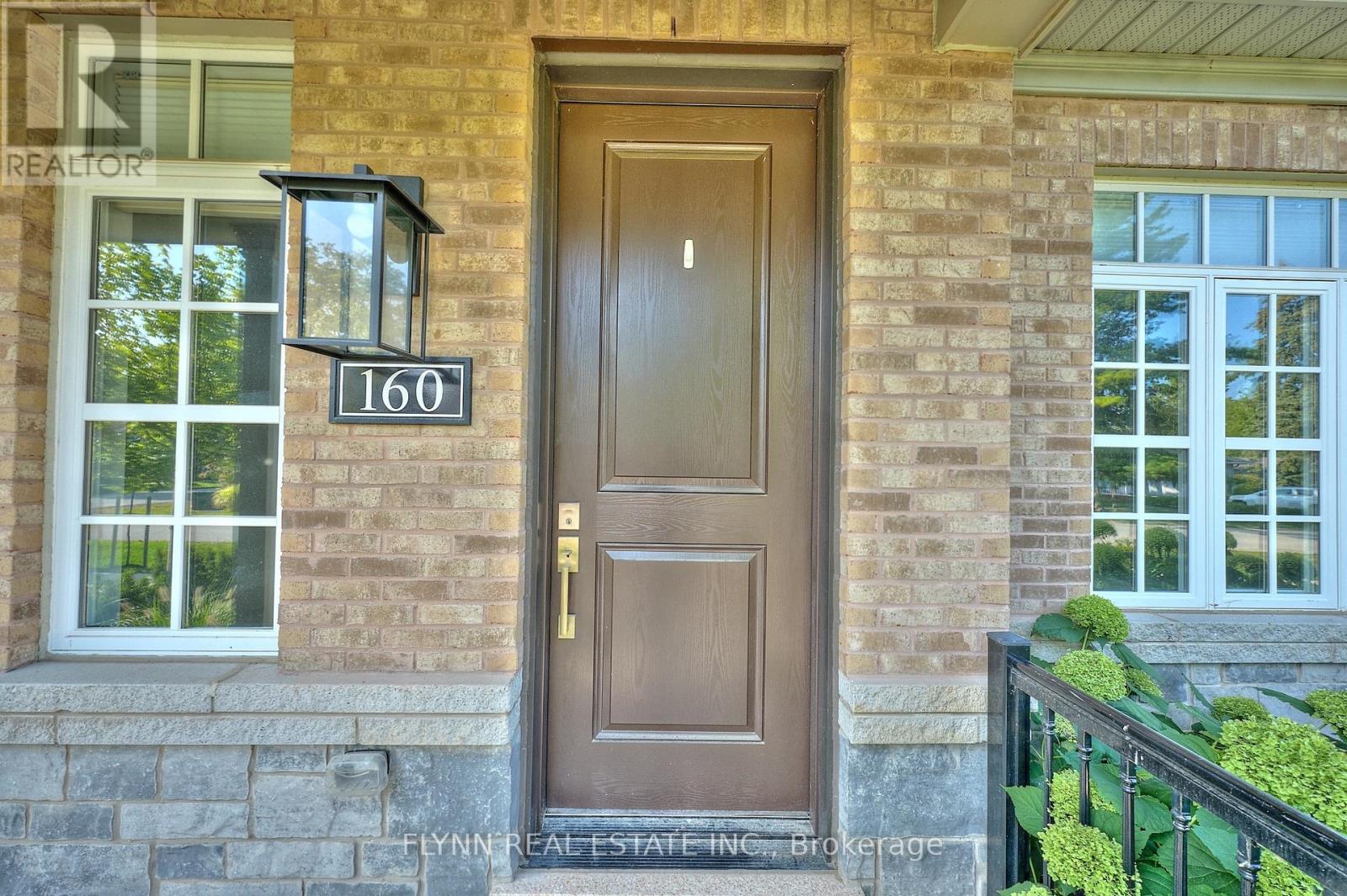 160 Anne Street, Niagara-On-The-Lake, Ontario  L0S 1J0 - Photo 3 - X12389581