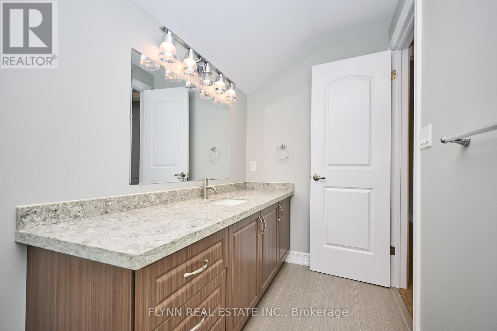 160 Anne Street, Niagara-On-The-Lake, Ontario  L0S 1J0 - Photo 30 - X12389581