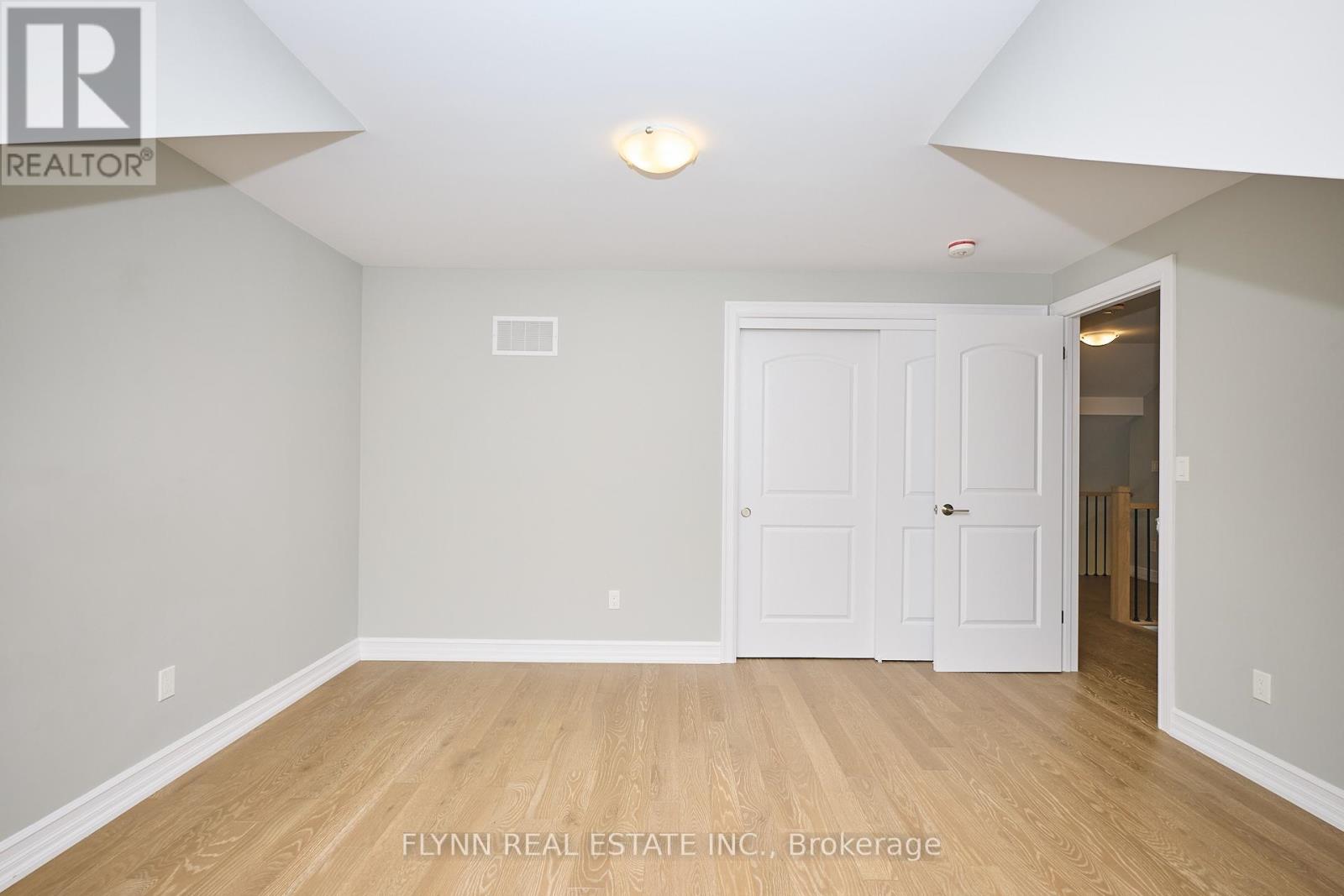 160 Anne Street, Niagara-On-The-Lake, Ontario  L0S 1J0 - Photo 33 - X12389581