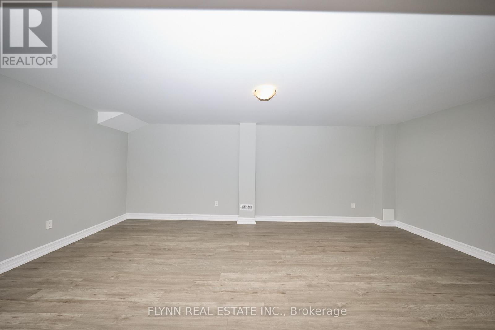 160 Anne Street, Niagara-On-The-Lake, Ontario  L0S 1J0 - Photo 44 - X12389581