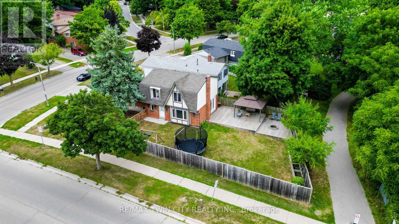 204 Country Hill Drive, Kitchener, Ontario  N2E 1R6 - Photo 1 - X12389604