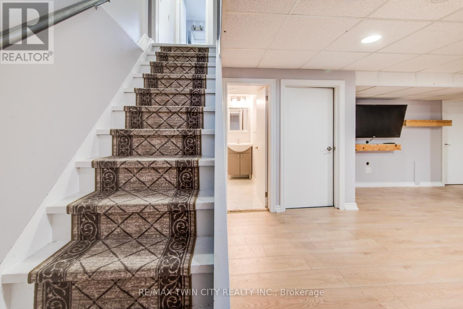 204 Country Hill Drive, Kitchener, Ontario  N2E 1R6 - Photo 19 - X12389604