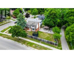 204 COUNTRY HILL DRIVE, Kitchener, Ontario