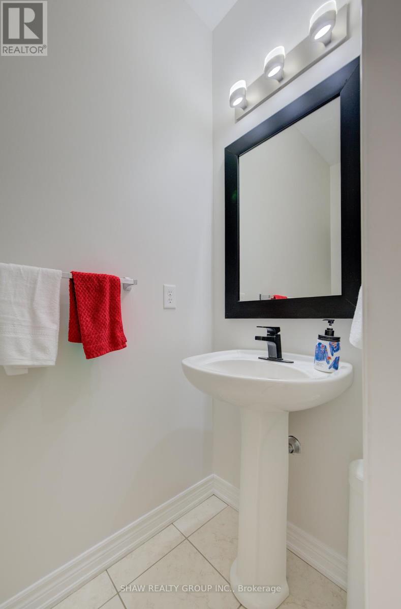 571 Stonehenge Drive, Hamilton, Ontario  L9K 1T4 - Photo 8 - X12389622