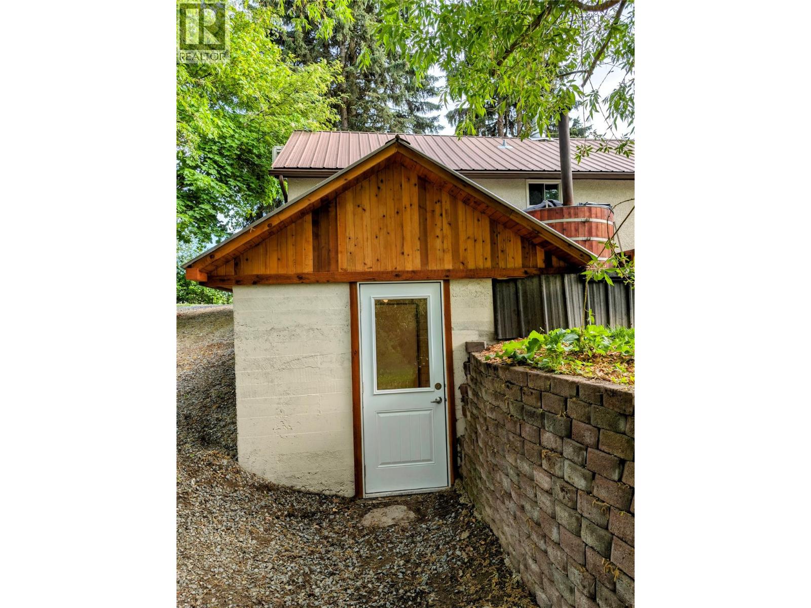 4152 51 Street, Canyon, British Columbia  V0B 1C1 - Photo 33 - 10354192