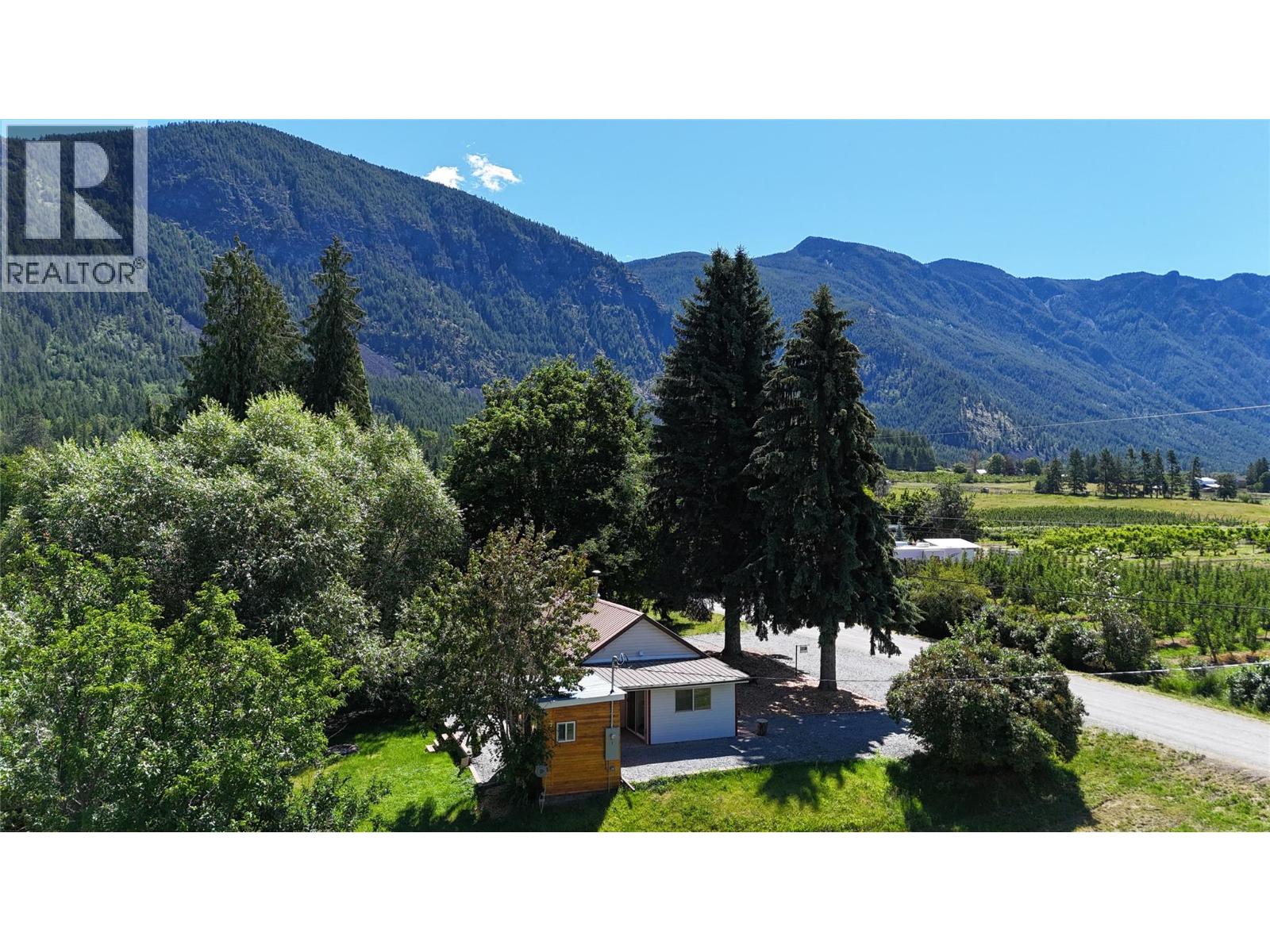 4152 51 Street, Canyon, British Columbia  V0B 1C1 - Photo 3 - 10354192
