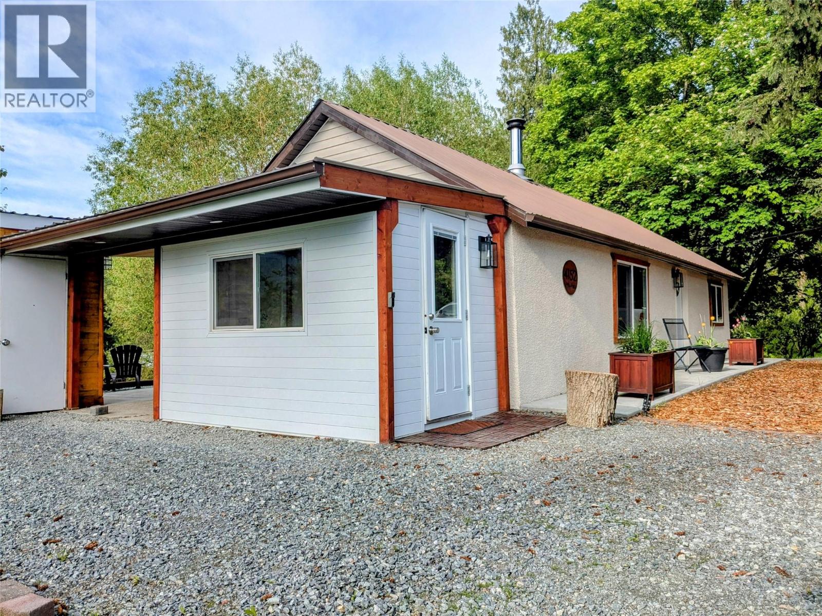 4152 51 Street, Canyon, British Columbia  V0B 1C1 - Photo 2 - 10354192