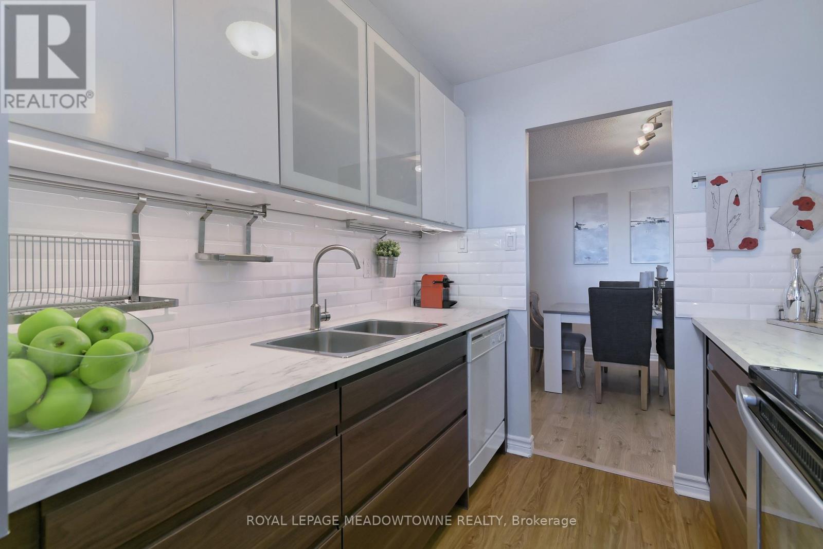 609 - 966 Inverhouse Drive, Mississauga, Ontario  L5J 4B6 - Photo 10 - W12388829