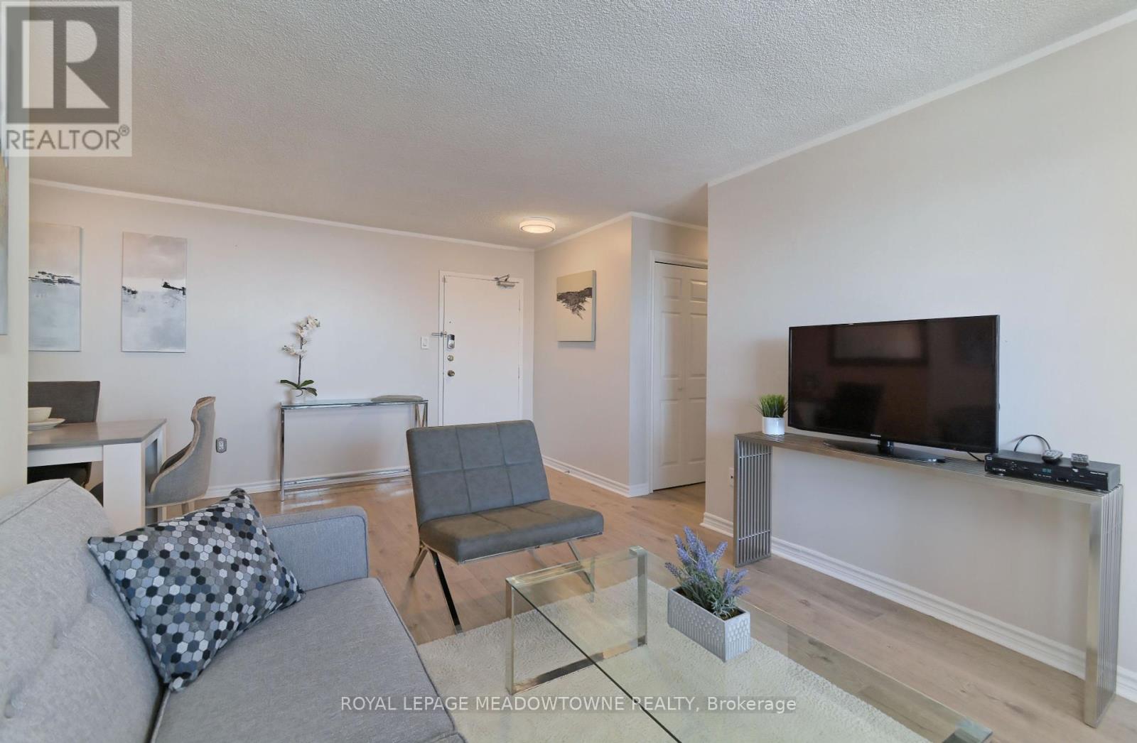 609 - 966 Inverhouse Drive, Mississauga, Ontario  L5J 4B6 - Photo 2 - W12388829