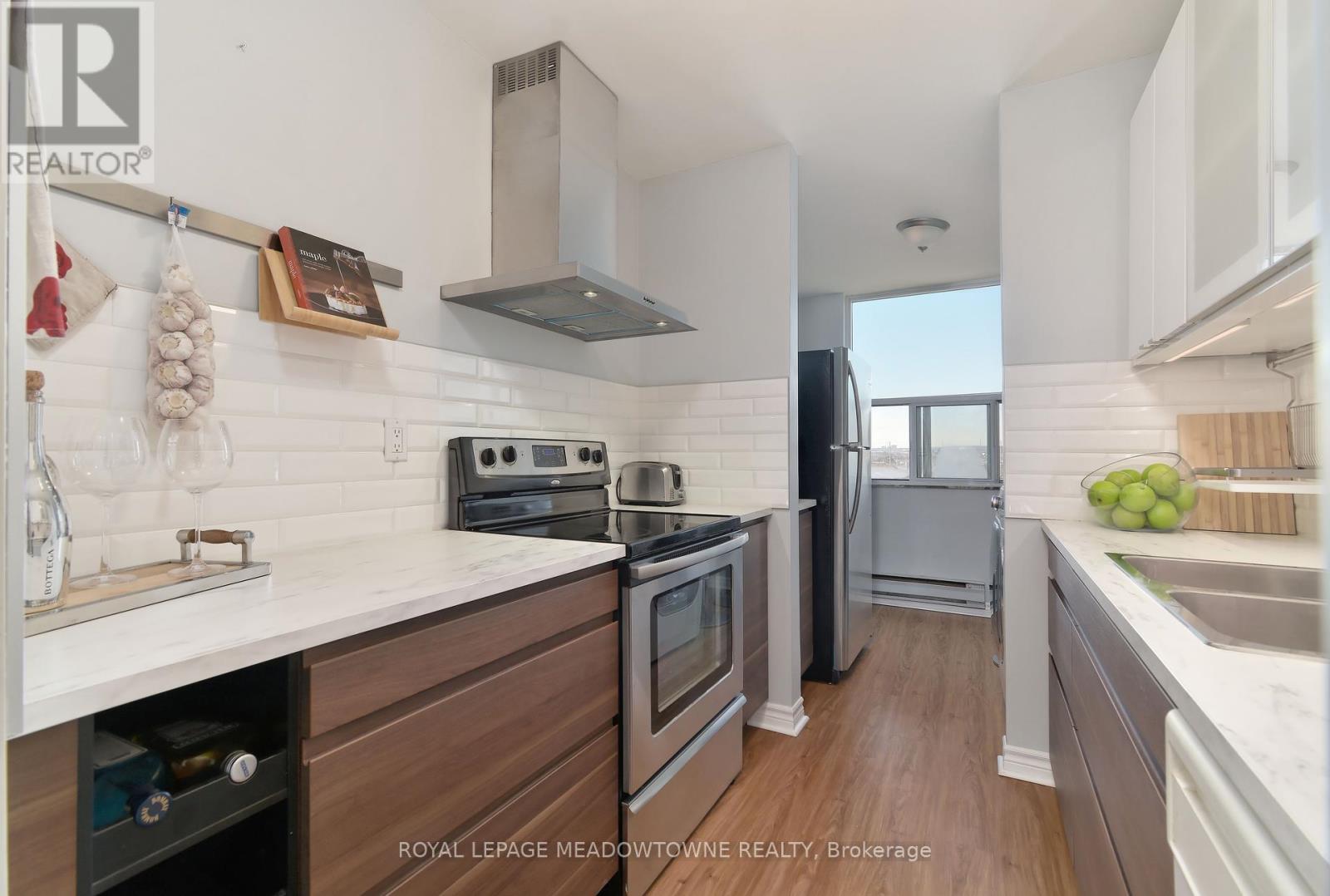 609 - 966 Inverhouse Drive, Mississauga, Ontario  L5J 4B6 - Photo 11 - W12388829