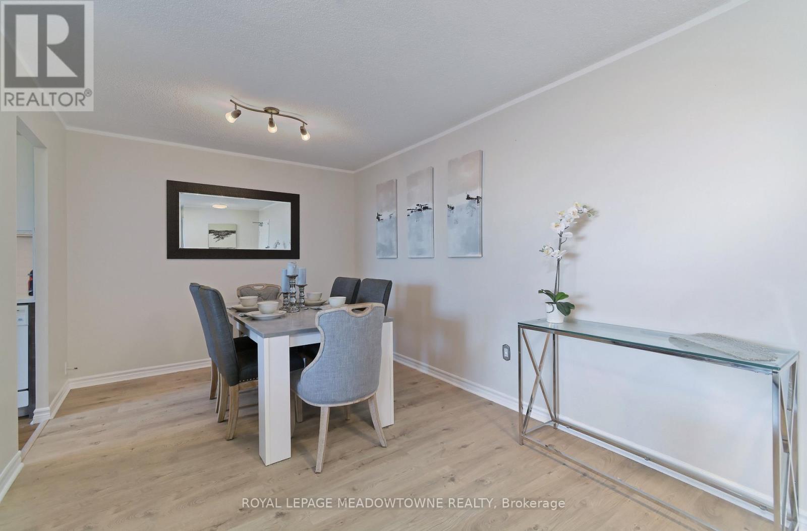 609 - 966 Inverhouse Drive, Mississauga, Ontario  L5J 4B6 - Photo 8 - W12388829