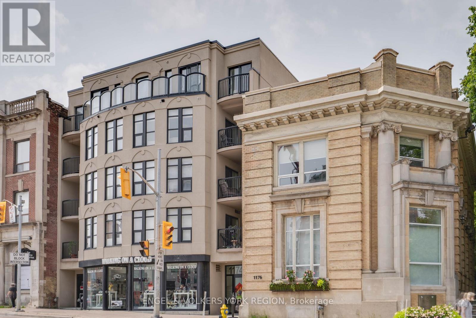 203 - 1174 YONGE STREET, Toronto, Ontario