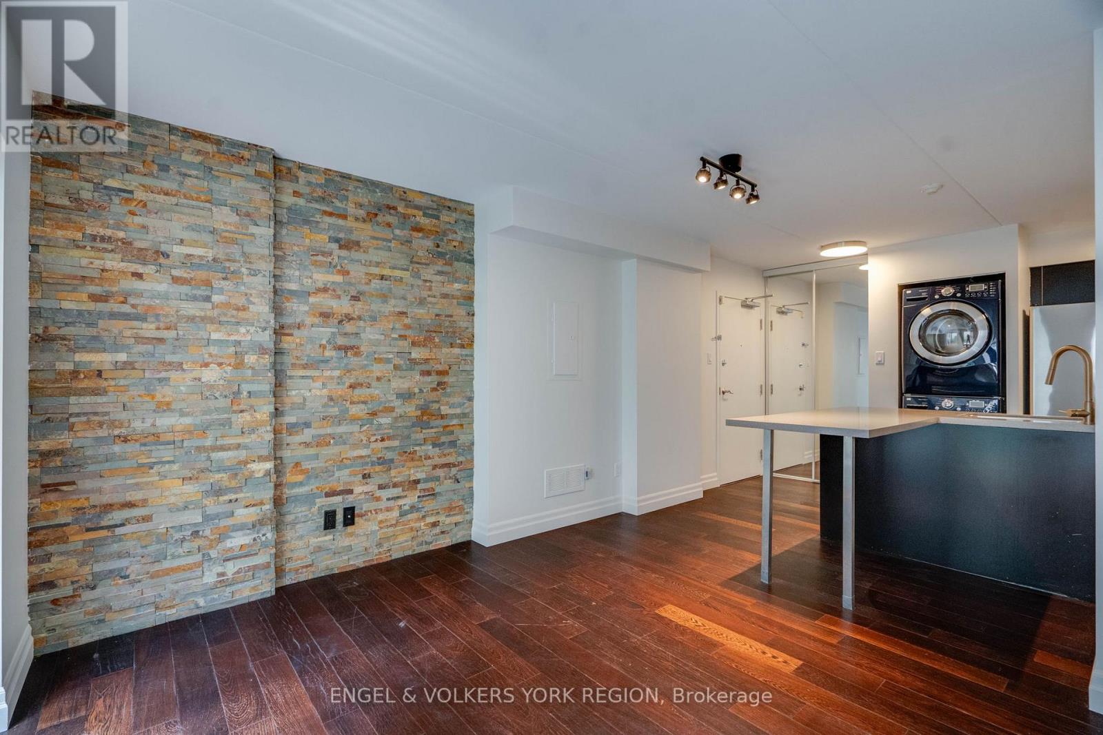 203 - 1174 Yonge Street, Toronto, Ontario  M4W 2L9 - Photo 17 - C12389710