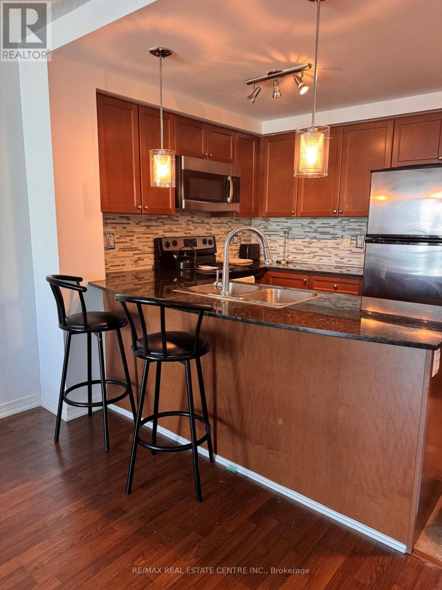 1009 - 9 George Street, Brampton, Ontario  L6Y 1P4 - Photo 6 - W12385748
