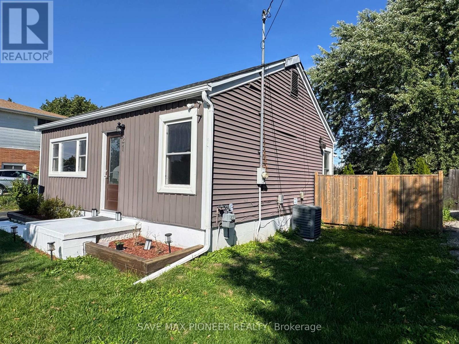 21 MARY STREET, Fort Erie, Ontario