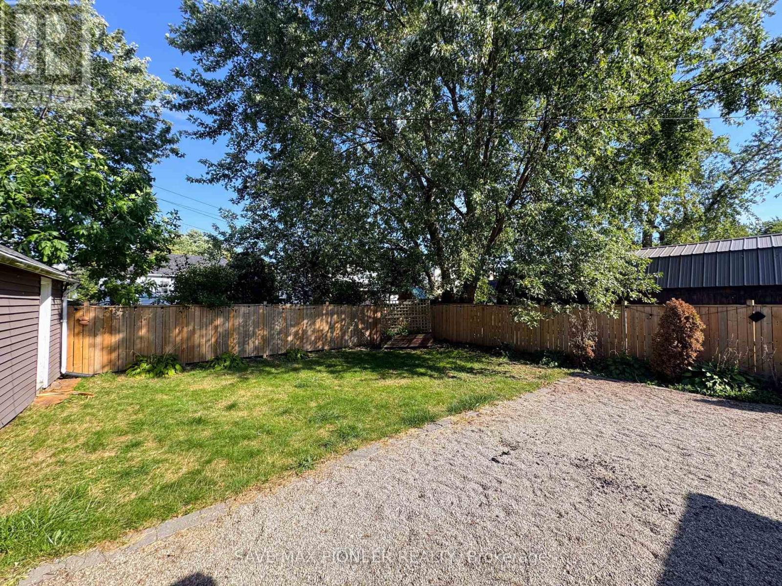 21 Mary Street, Fort Erie, Ontario  L2A 4A2 - Photo 23 - X12387035