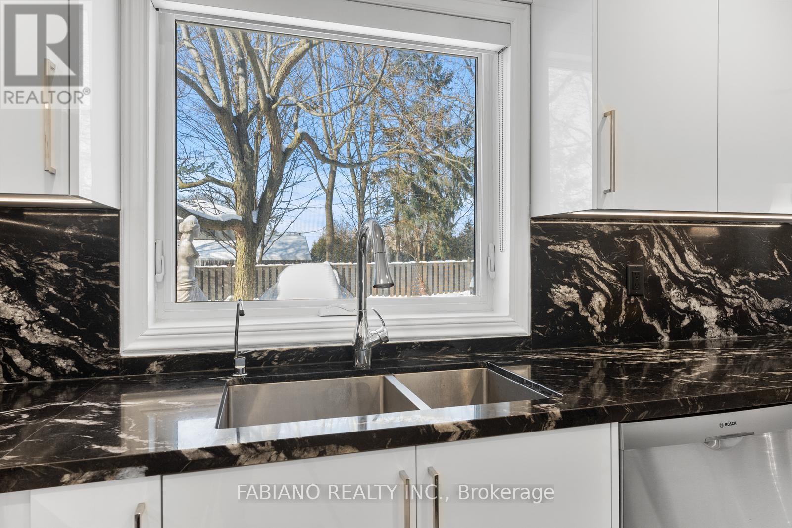 186 Wigwoss Drive, Vaughan, Ontario  L4L 4H2 - Photo 17 - N12389718