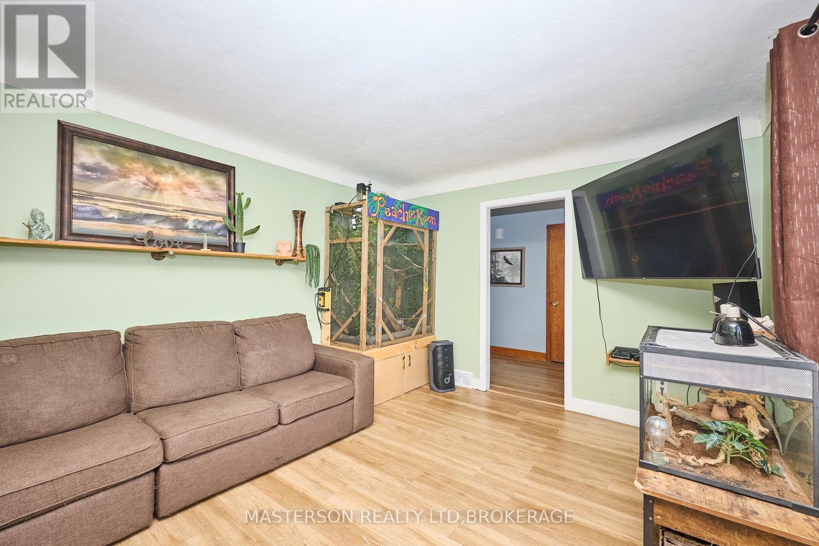 6805 Dunn Street, Niagara Falls, Ontario  L2G 2R3 - Photo 4 - X12389857