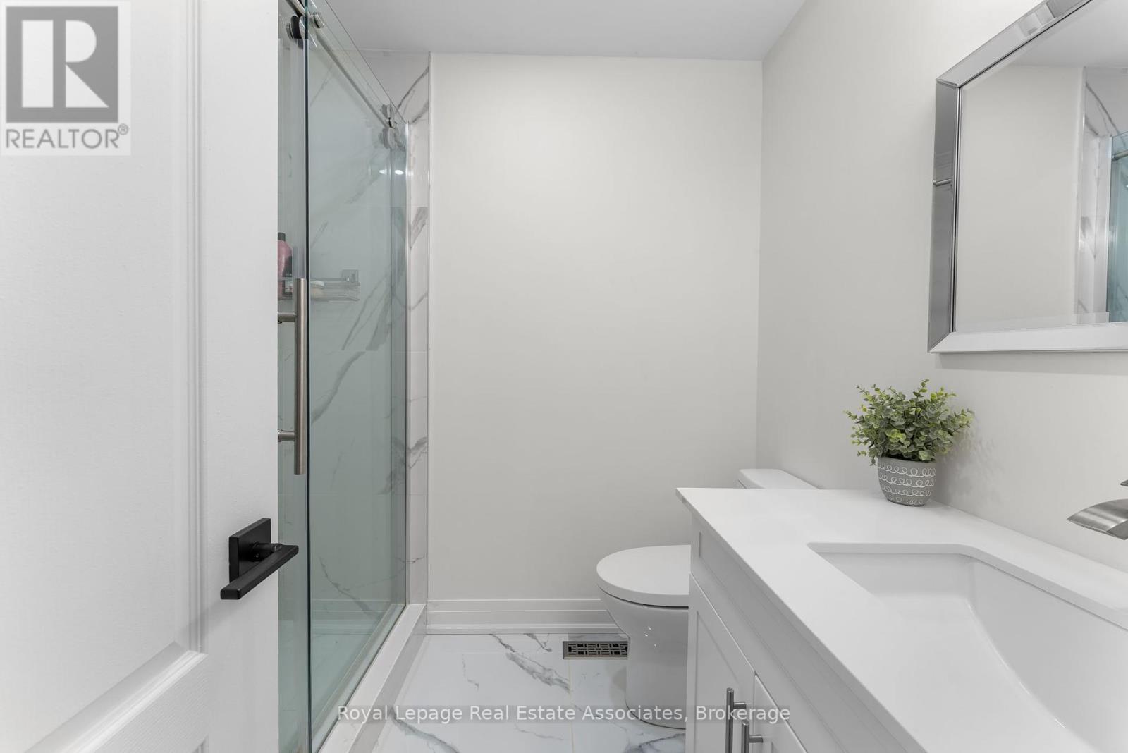 18 Emslie Street, Halton Hills, Ontario  L7G 5V8 - Photo 28 - W12389668