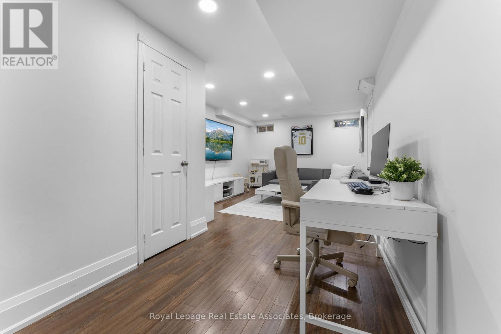 18 Emslie Street, Halton Hills, Ontario  L7G 5V8 - Photo 29 - W12389668
