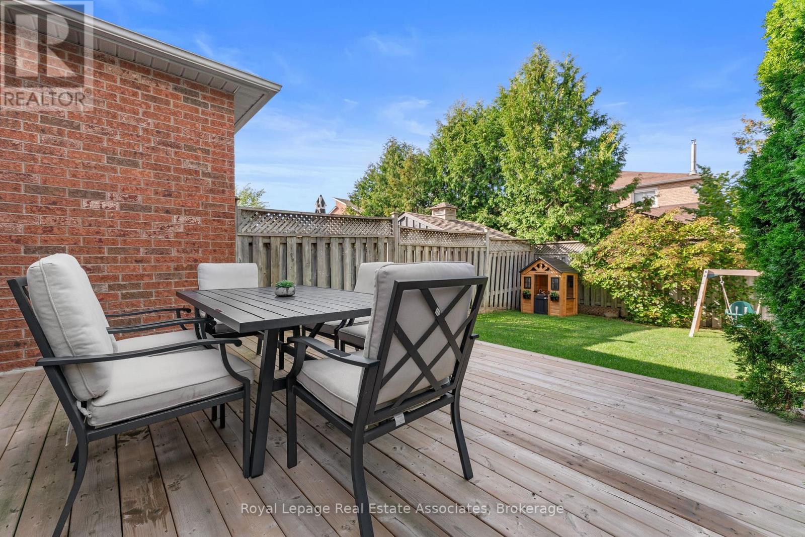 18 Emslie Street, Halton Hills, Ontario  L7G 5V8 - Photo 36 - W12389668