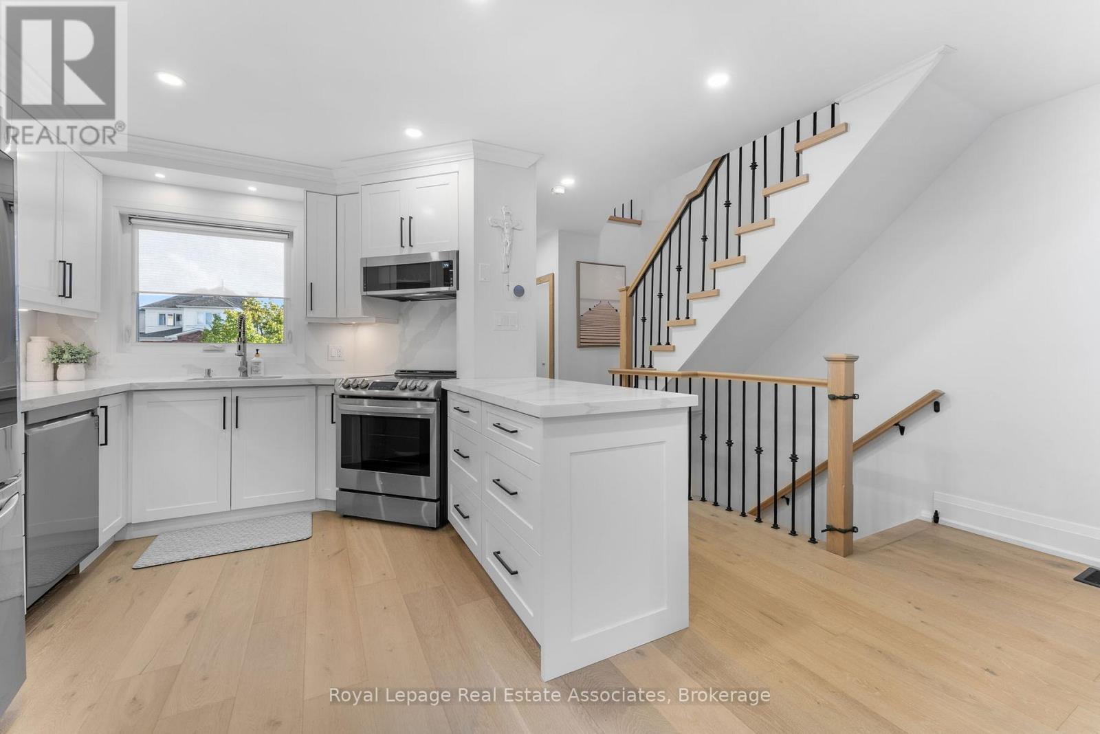 Property at 18 EMSLIE STREET image 4