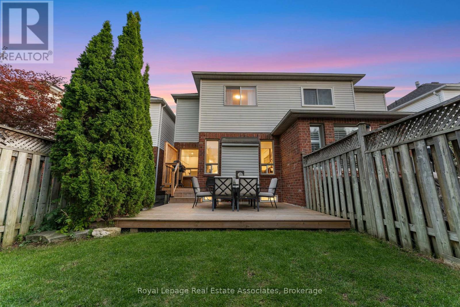 18 Emslie Street, Halton Hills, Ontario  L7G 5V8 - Photo 42 - W12389668